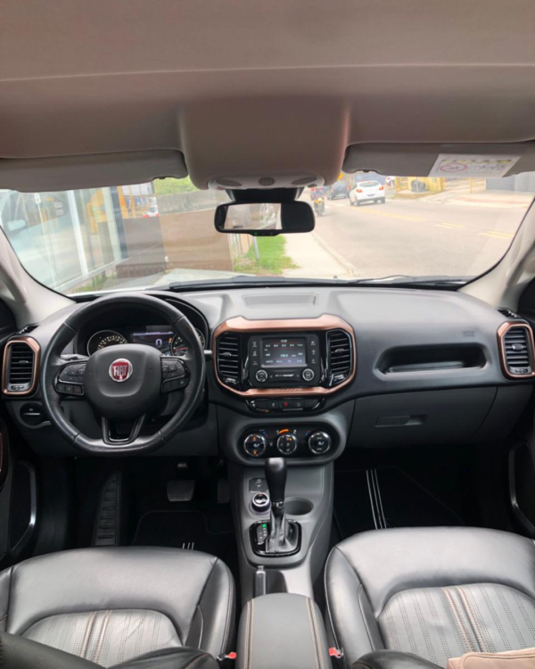 VENDIDO - Fiat Toro Volcano AT9 4x4 Diesel - 2017/2018 - Image 5