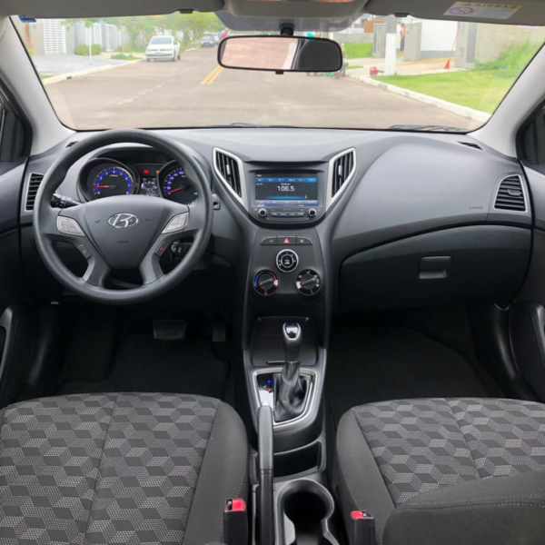 VENDIDO - Hyundai HB20 Comfort 1.6 AT6 - 2017/2018 - Image 4