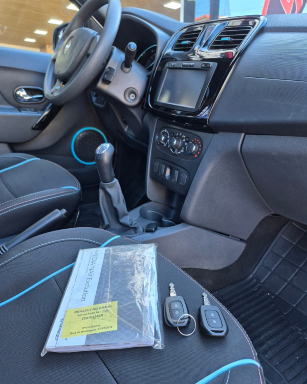 VENDIDO Renault Sandero Vibe 1.0 - 2016/2017 - Image 6