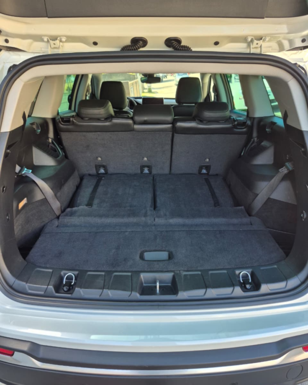 Jeep Comander Limited - 7 lugares - 4x4 Diesel 2.0 Turbo  AT9 -  2022/2022 - Image 9