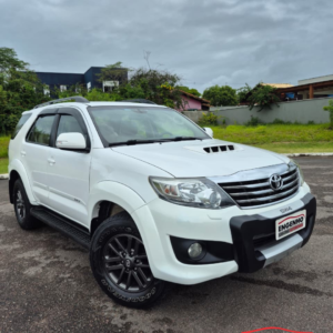 Toyota Hilux SW4 - SRV 3.0 - 7 lugares - 4x4 - Diesel -  2012/2013